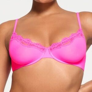 SKIMS FITS EVERYBODY UNDERWIRE SCOOP BRA PINK TAFFY 42DDD NWOT